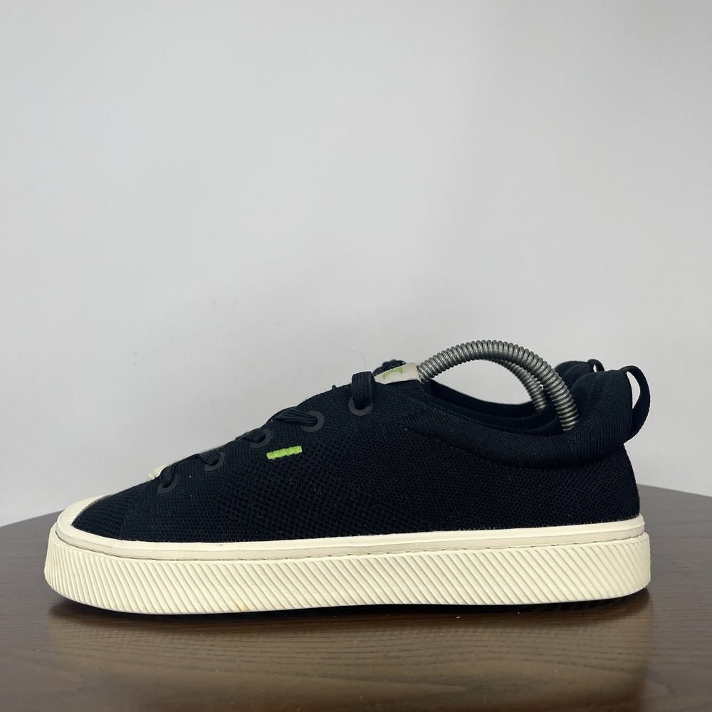Cariuma OCA Shoes Women's Size 10 Black Canvas Low Top Lace Up Casual Sneaker